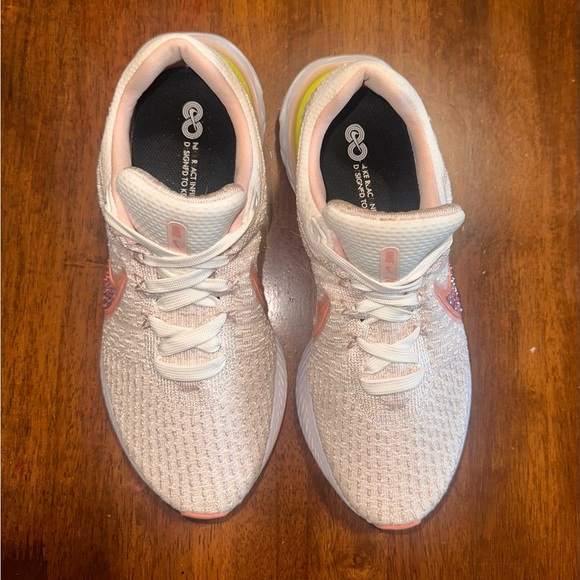 Custom Nike React detailed w/  Swarovski crystals Women's Sz 8.5 - Picture 10 of 12